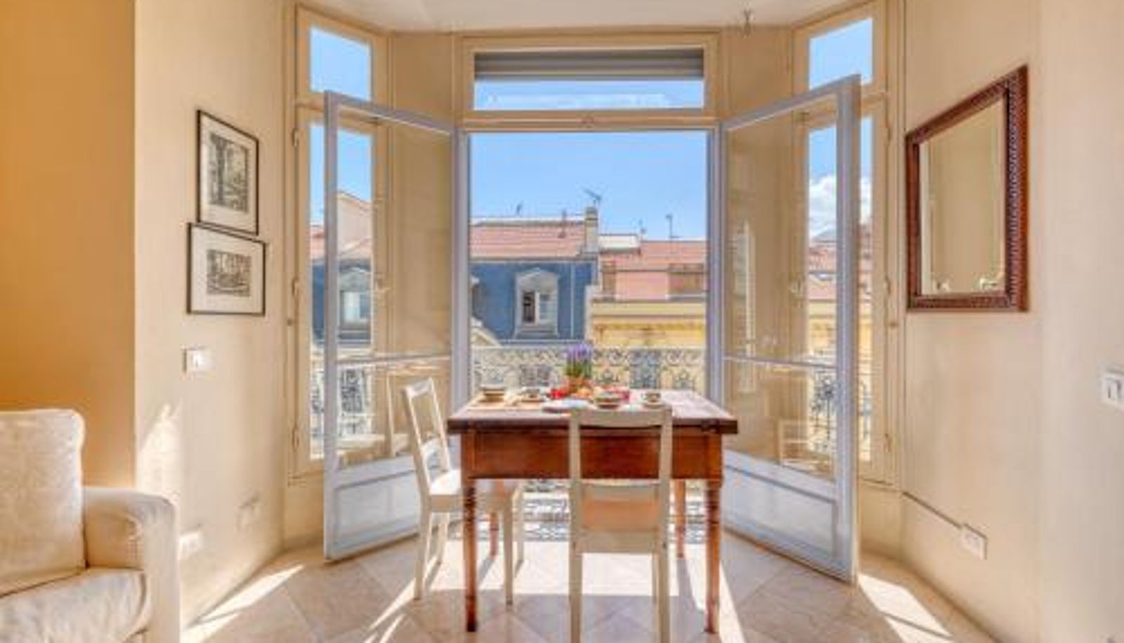 Apartment - Astoria Bow Window Studio - Happy Rentals