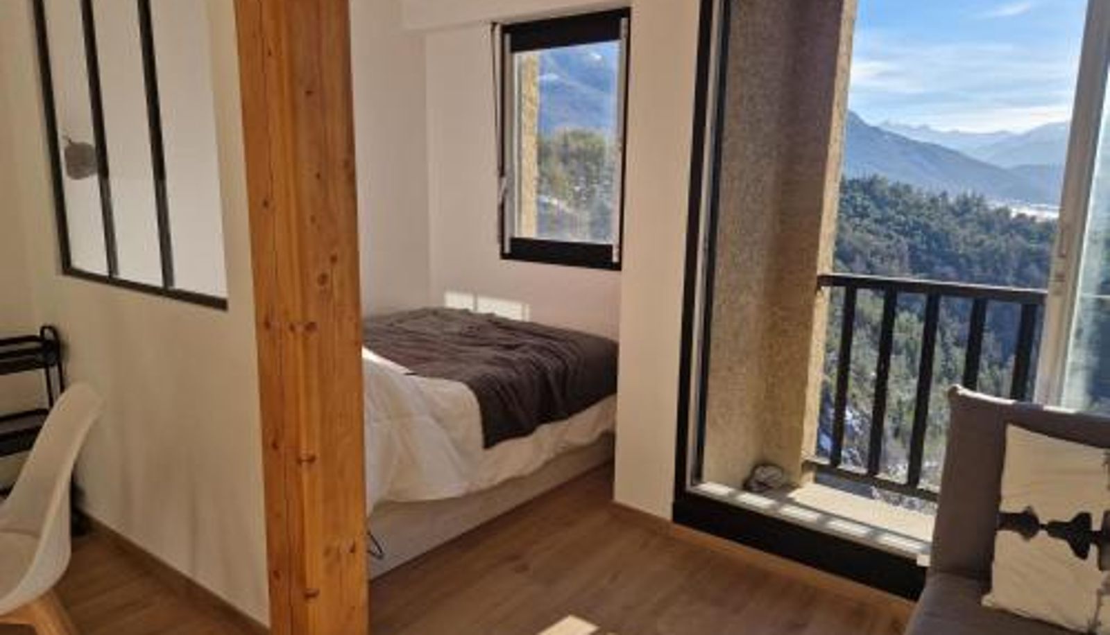 Info - Rare pearl with an incredible view of all Briançon