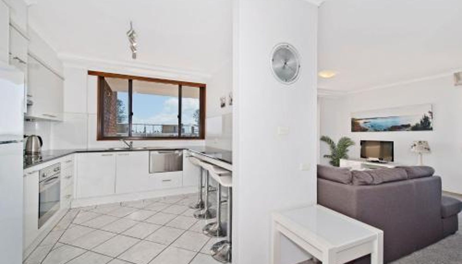 Info - 6 Joffre Street Akuna 18