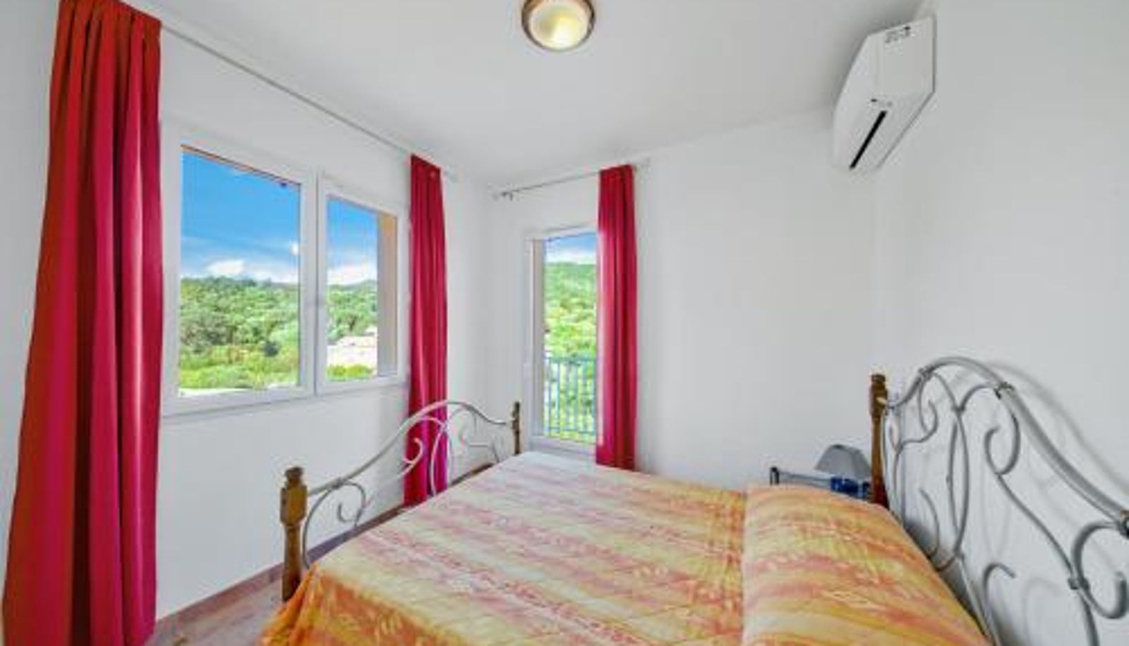 Room - Appartement cosy à Sartène 49 m² avec vue montagne