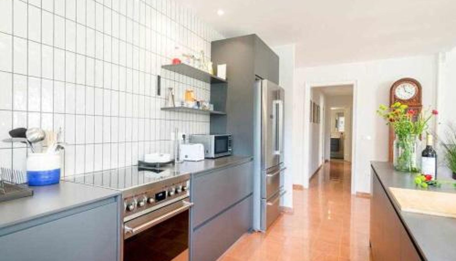 Standard room - New top floor apt with a lot of light & air-con