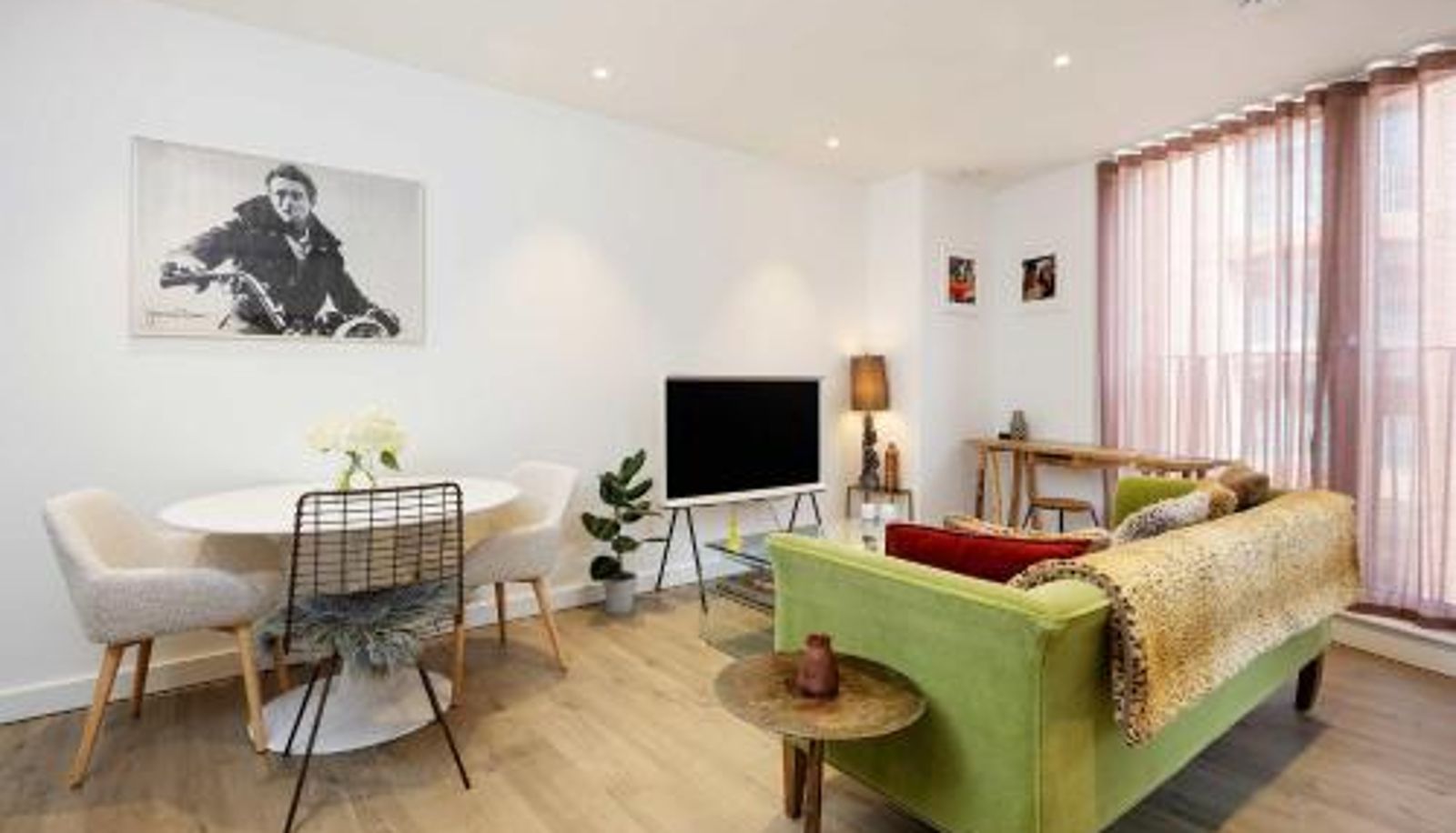 Info - Veeve - Boho-Chic Escape