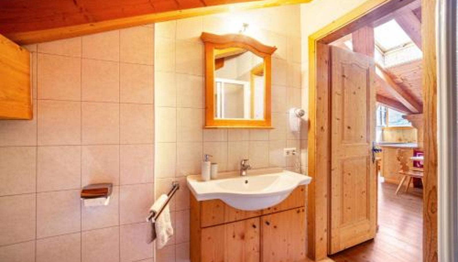 Info - Hof am Schloss Apartement Zirm