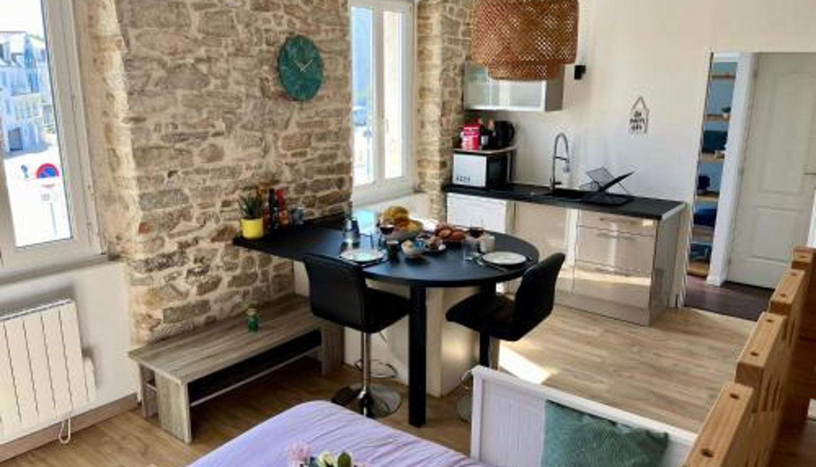 Appartement - Logement chaleureux et lumineux avec pierres apparentes à l'Étang au Duc - L'ÉCRIN BRETON