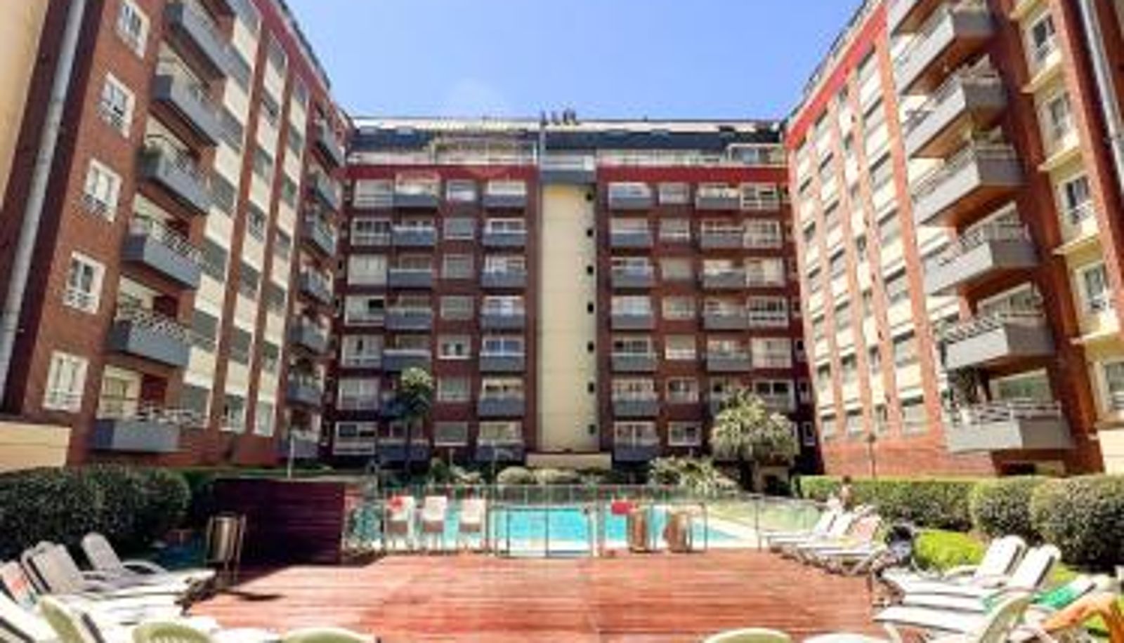 Pool - RentUp - Lujo y modernidad en Puerto Madero