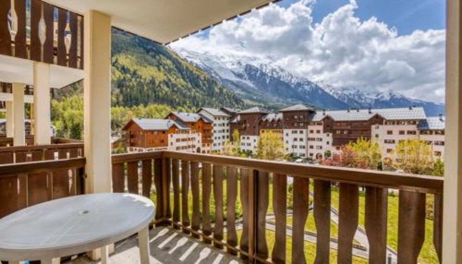 Info - Nice Apt With Balcon In The Downtown !