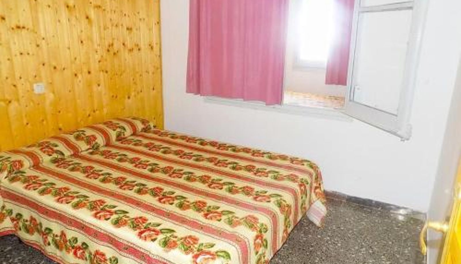 Camera standard - Apartsalou San Jordi