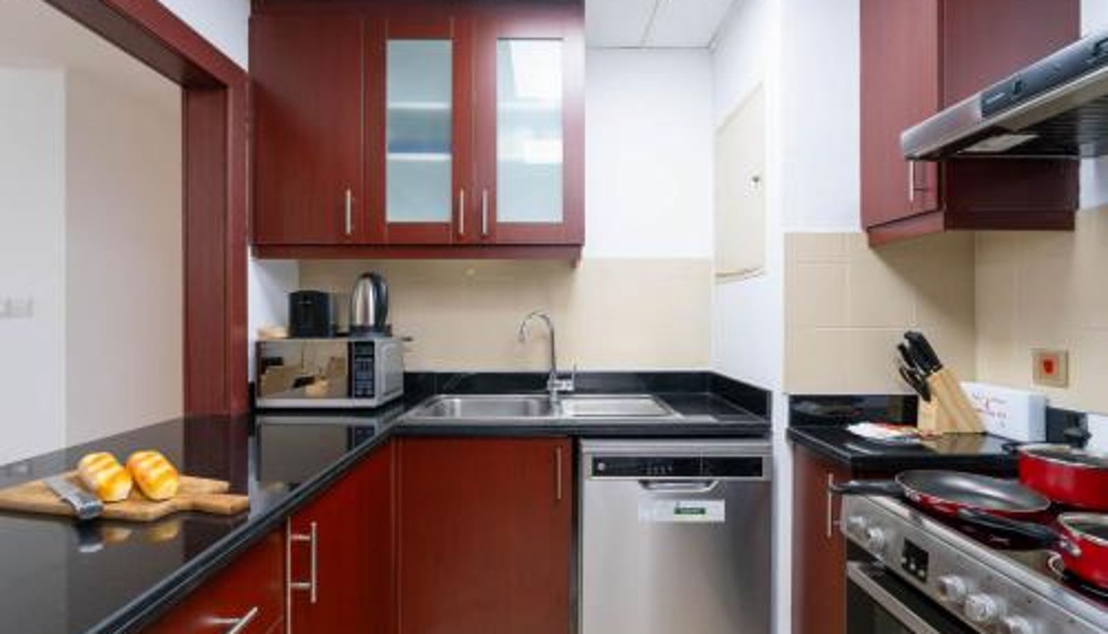 Apartment - Luxury 1BR in The Address JBR Beachfront Access