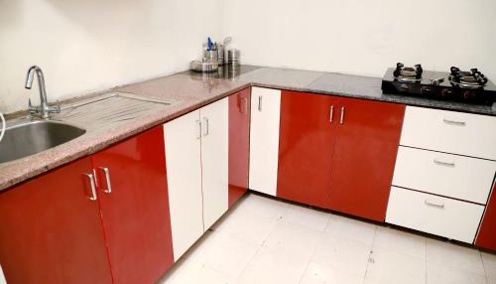 Apartment - Divine India Service Apartment 3Bhk 1B Near Max Hospital Saket
