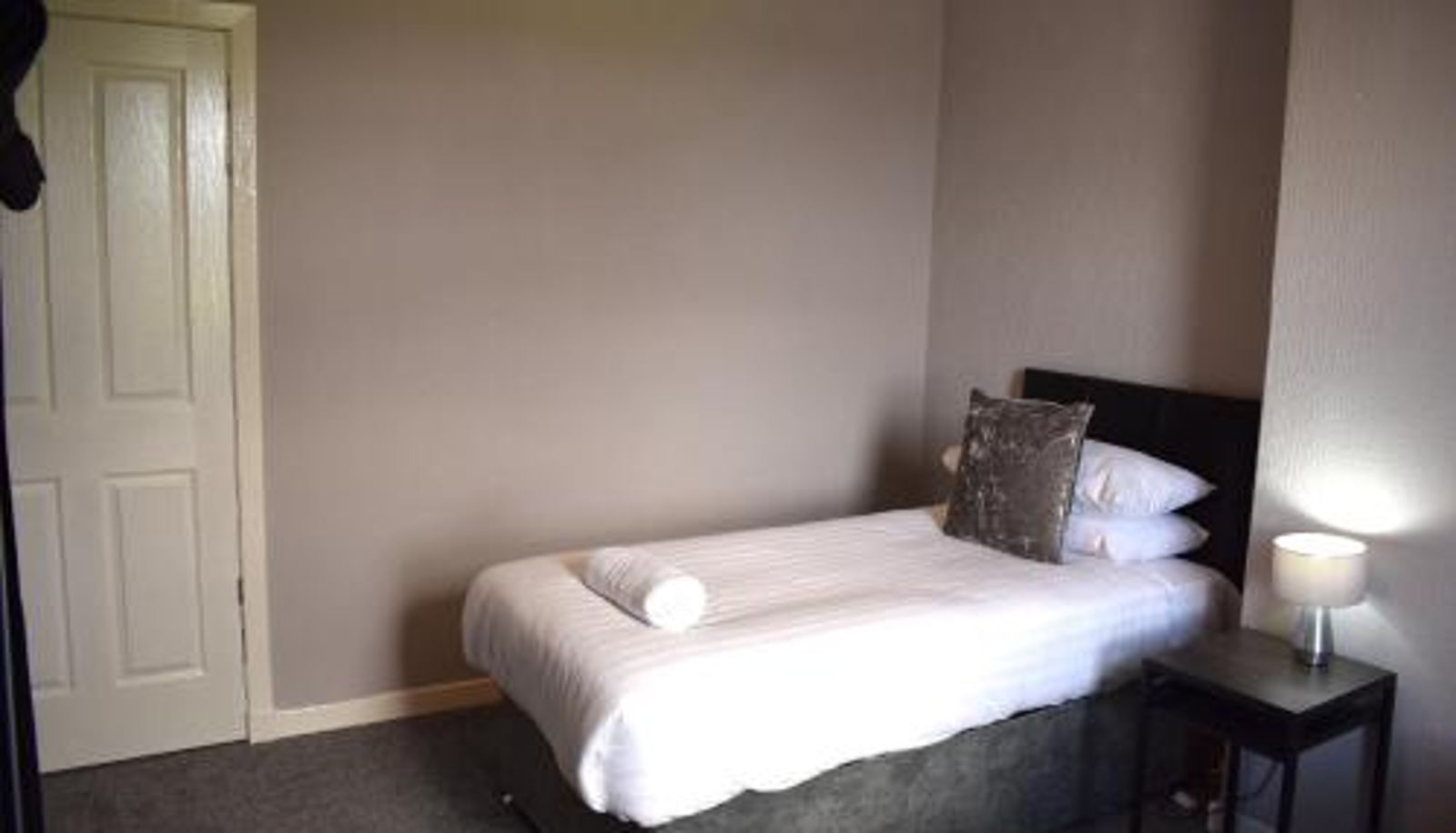 Standard room - Kelpies Serviced Apartments - Wallace