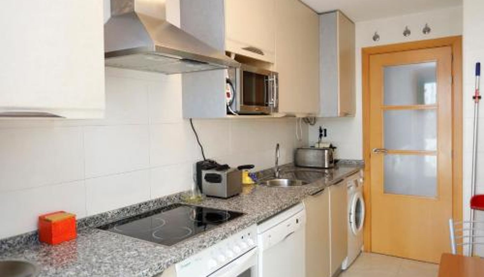 Info - playa a 200m AT259 Muy bien equipado y con piscina