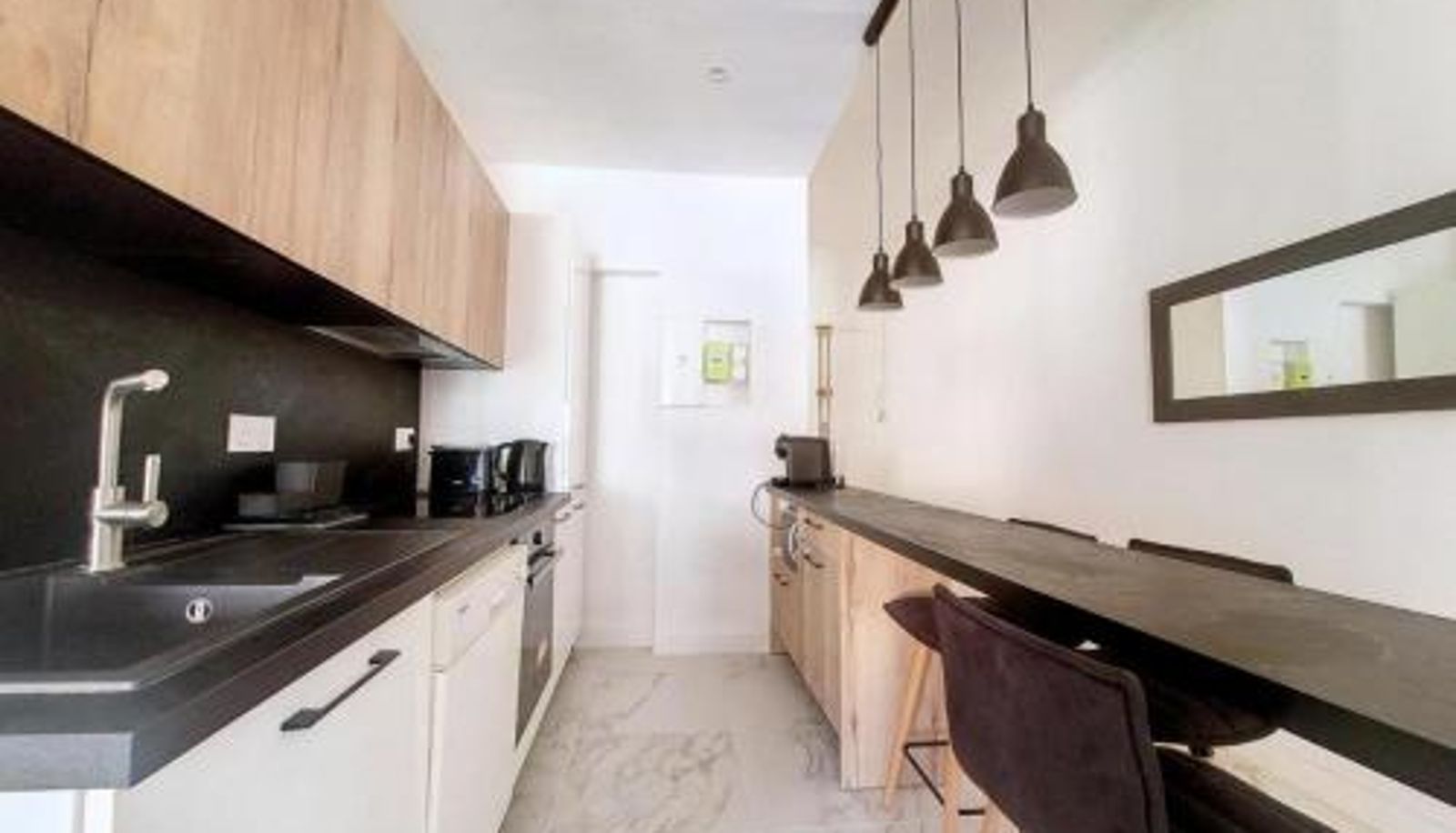 Info - Bright air-conditioned flat in the city centre