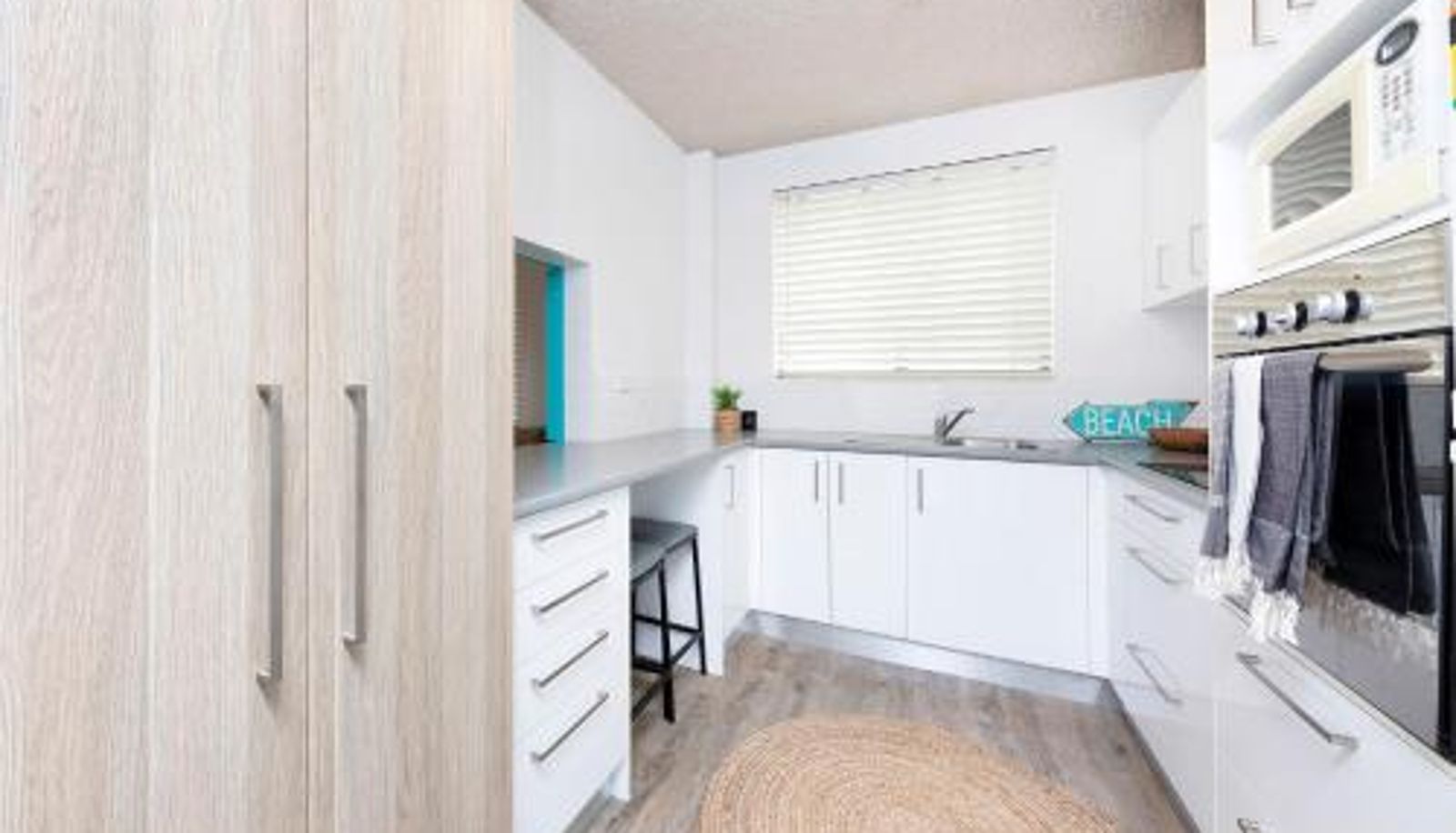 Cucina - Forster  24 North St Hibiscus Unit 4