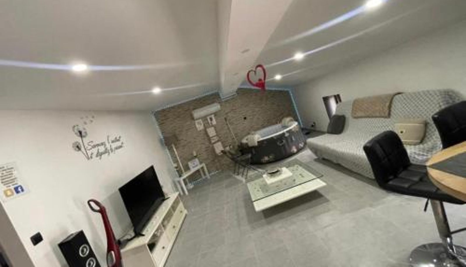 Info - Apparemment - Love Room