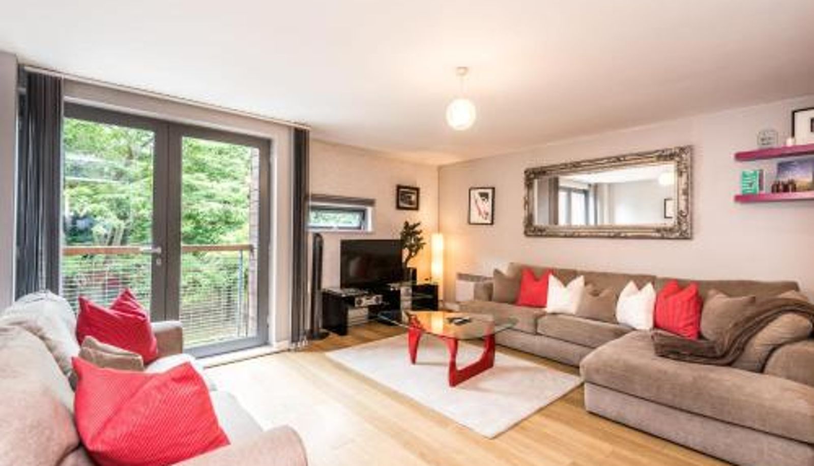 Info - Host & Stay - York Place Apt