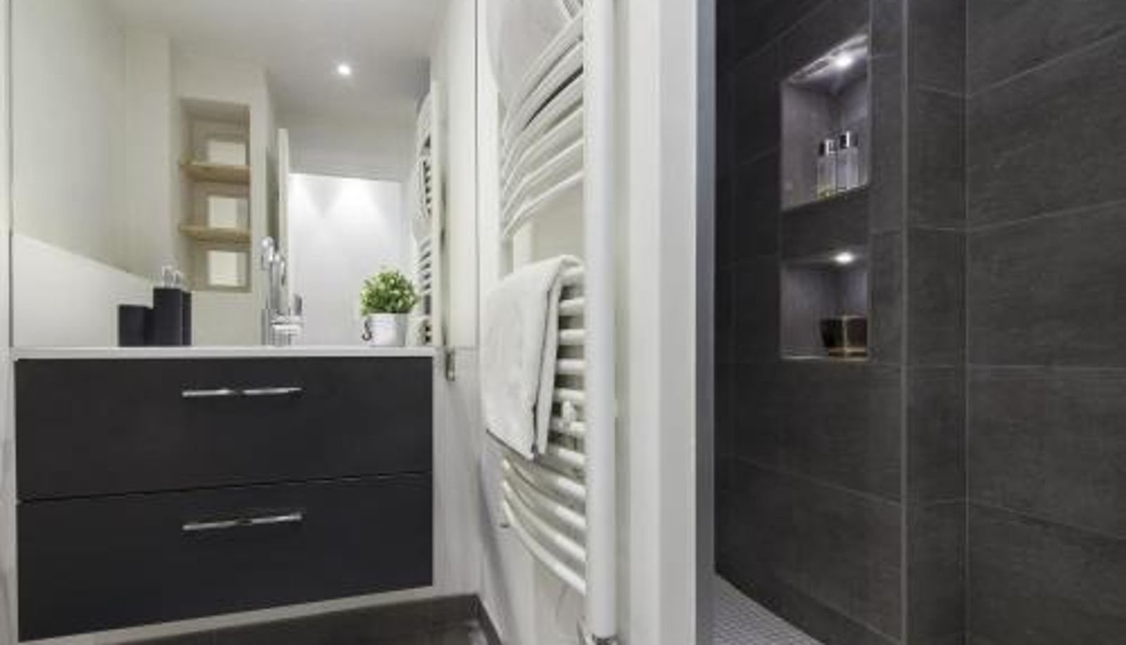 Badezimmer - Apt Le Concordia 4 Chic 2BR in Chamonix Centre | Ski - Happy Rentals