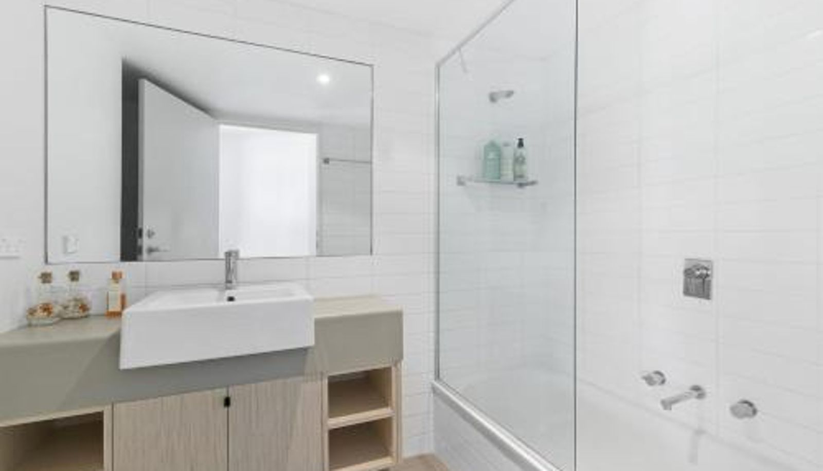 Info - Sandy Beach Apt 4