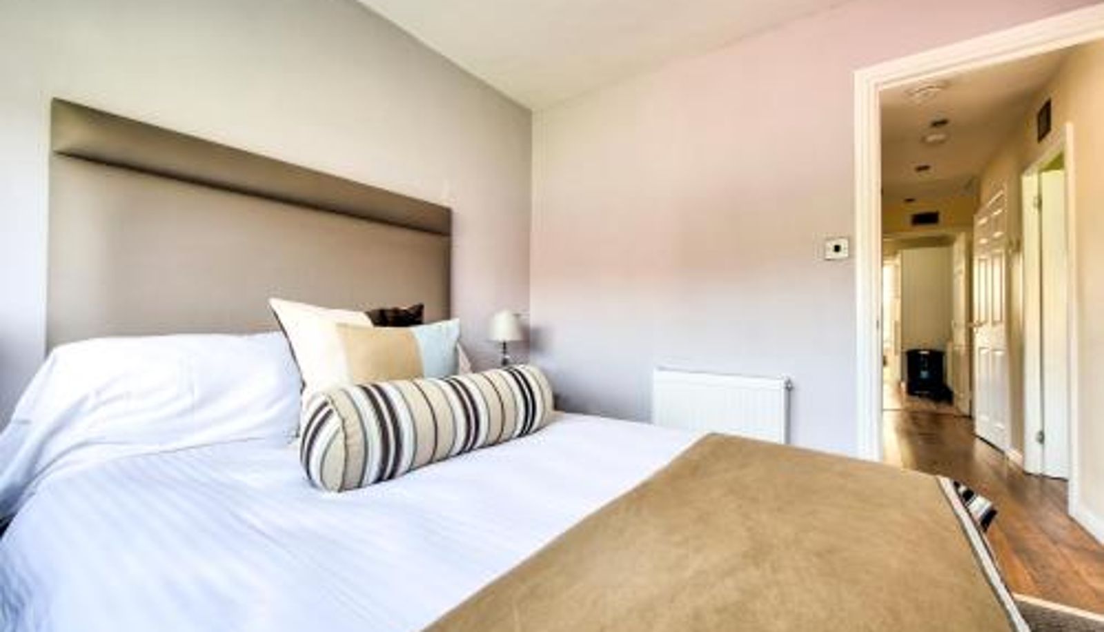 Apartament - No.17 Serviced Apartment