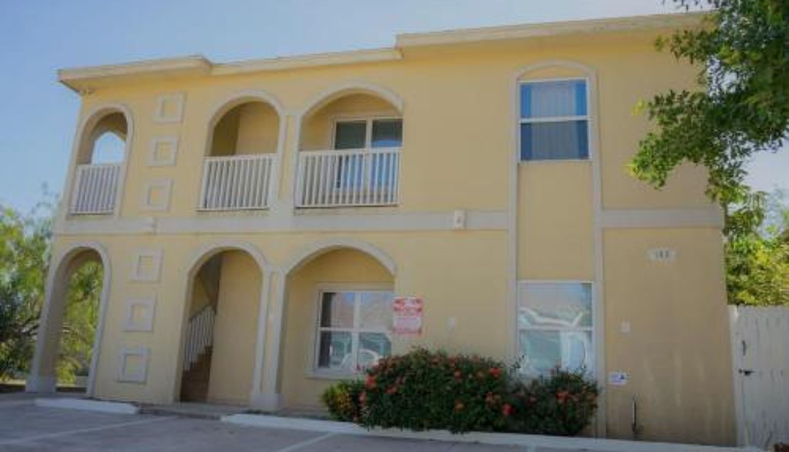 Standard room - Walk to Beach Condo with Pool unit C - Island Morning Sun 3