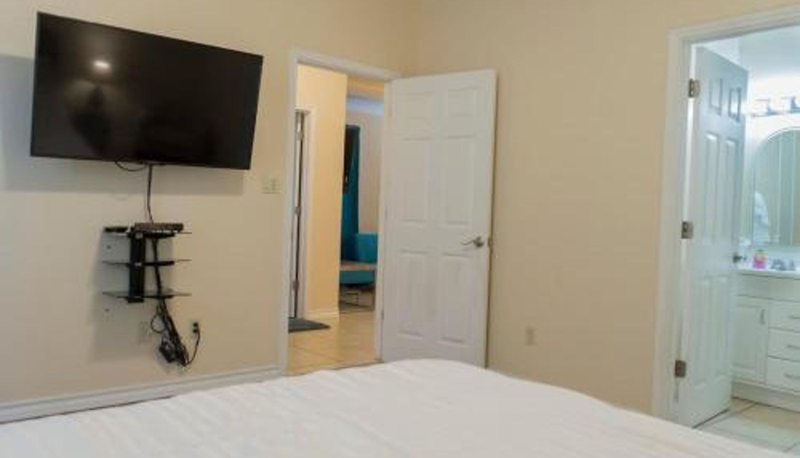 Standardzimmer - Walk to Beach Condo with Pool unit C - Island Morning Sun 3