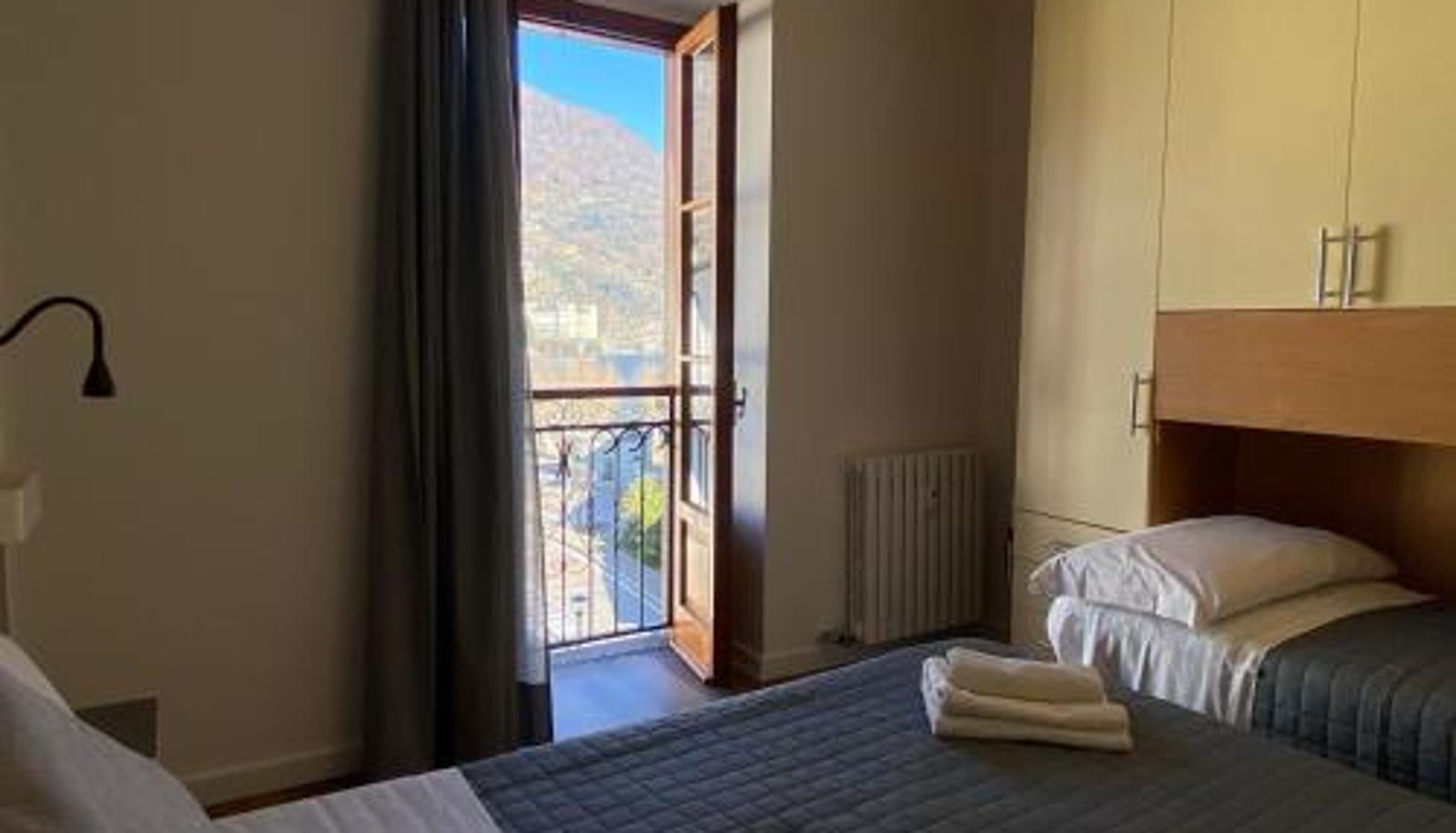 Apartament - Lakeside Apartment