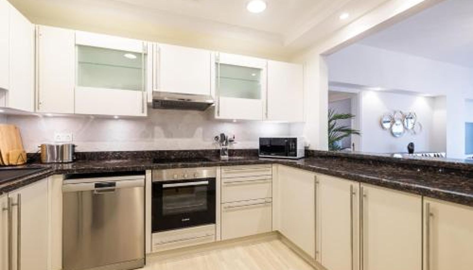 Apartment - Apartment in Golden Mile Palm Jumeirah