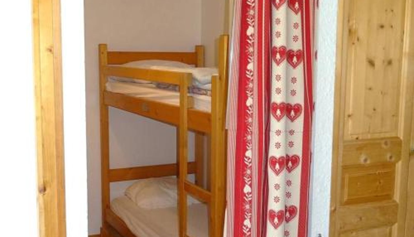 Camera standard - Parking Inclus - FR-1-802-60  5 Pers. - Centre Les Gets Appartement Confortable 2 Pièces + Cabine