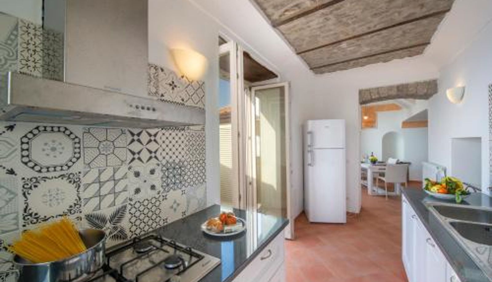 Kitchen - Casa Cimino B - A Romantic Retreat Among the Stairs of Praiano