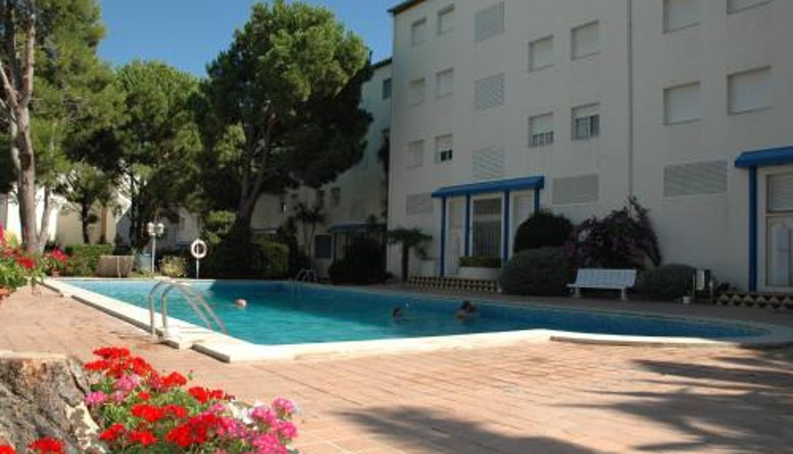 Pool - Magda Park J-2E