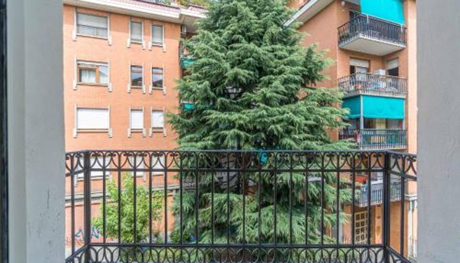 Apartment - GuestHost - Piazza Statuto Functional Studio
