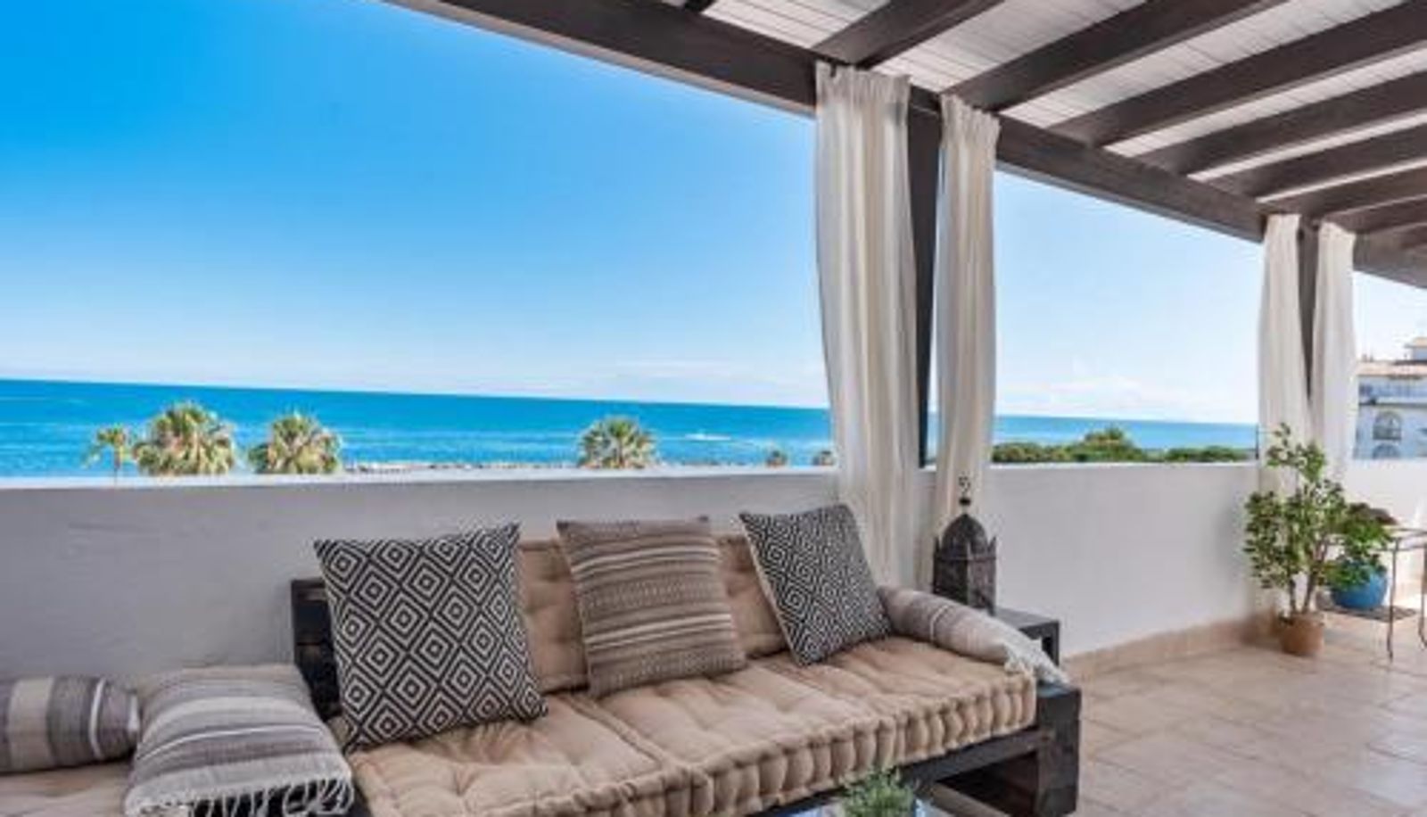 Apartment - Frontline Mediterranean Escape