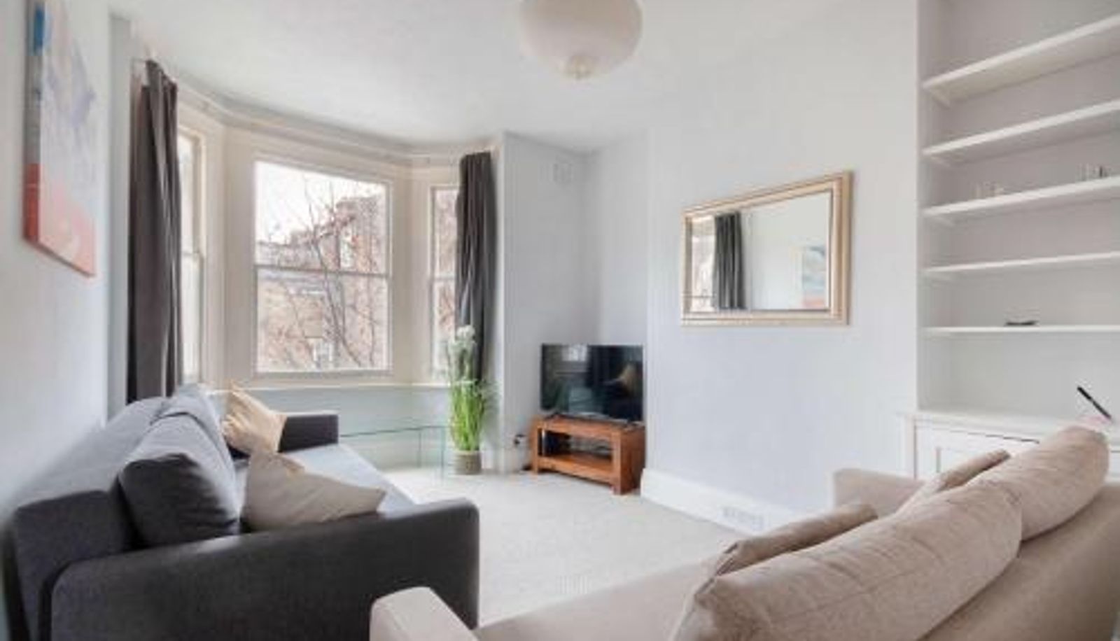 Camera standard - 1 bed Clapham Junction apartment