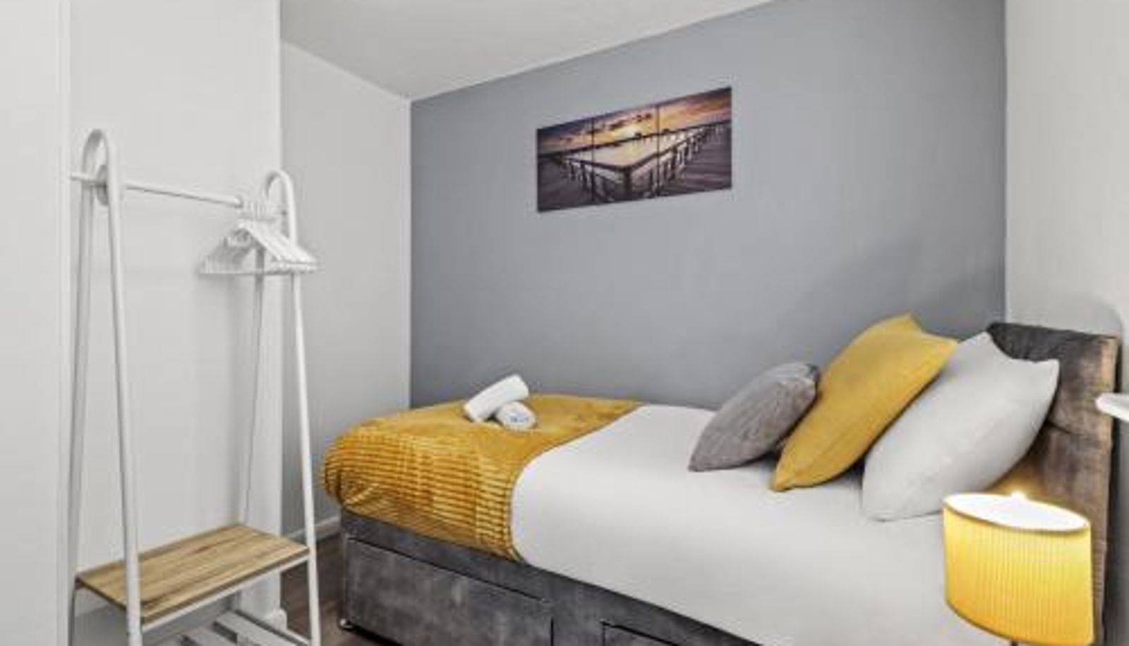 Kamer - Stylish 2 bedroom Apartment in Kettering