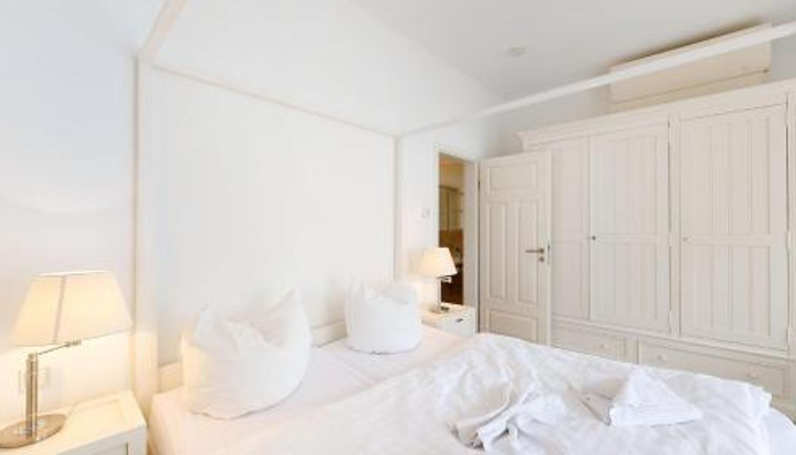 Appartement - Binz  Villa Seeblick FeWo direkt am Strand mit Balkon und Meerblick