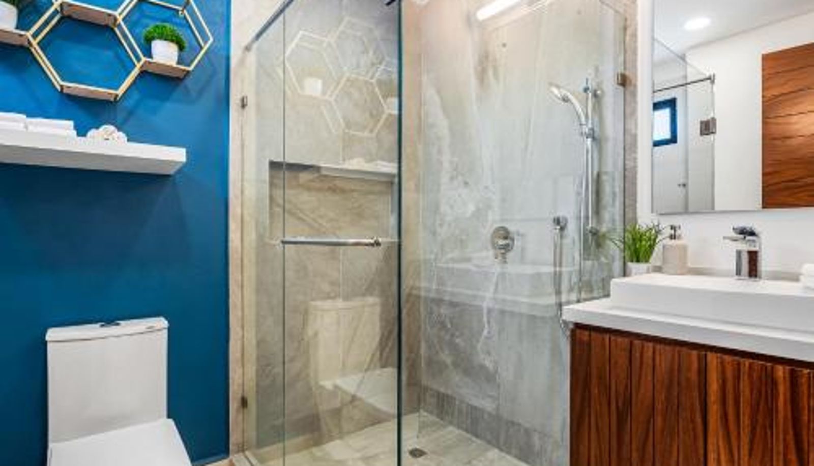 Standard room - The Golden Conch at KALM 401