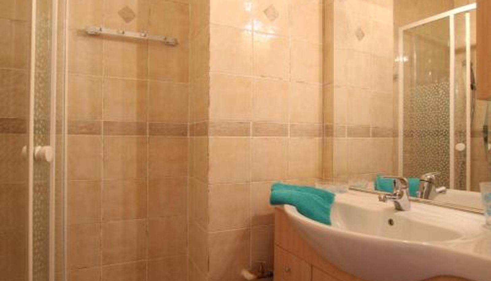 Chambre Standard - parking - FR-1-330F-156  proche pistes - 5 couchages Appartement lumineux 2 pièces