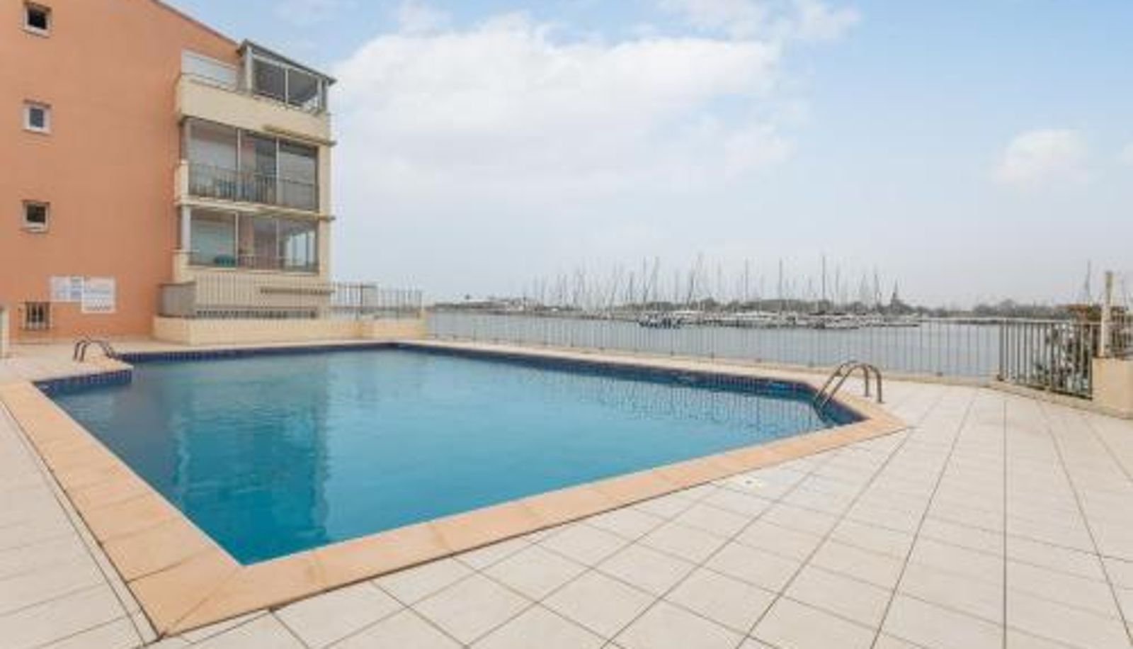Appartement - Mer et Toison d'or - Duplex entièrement climatisé