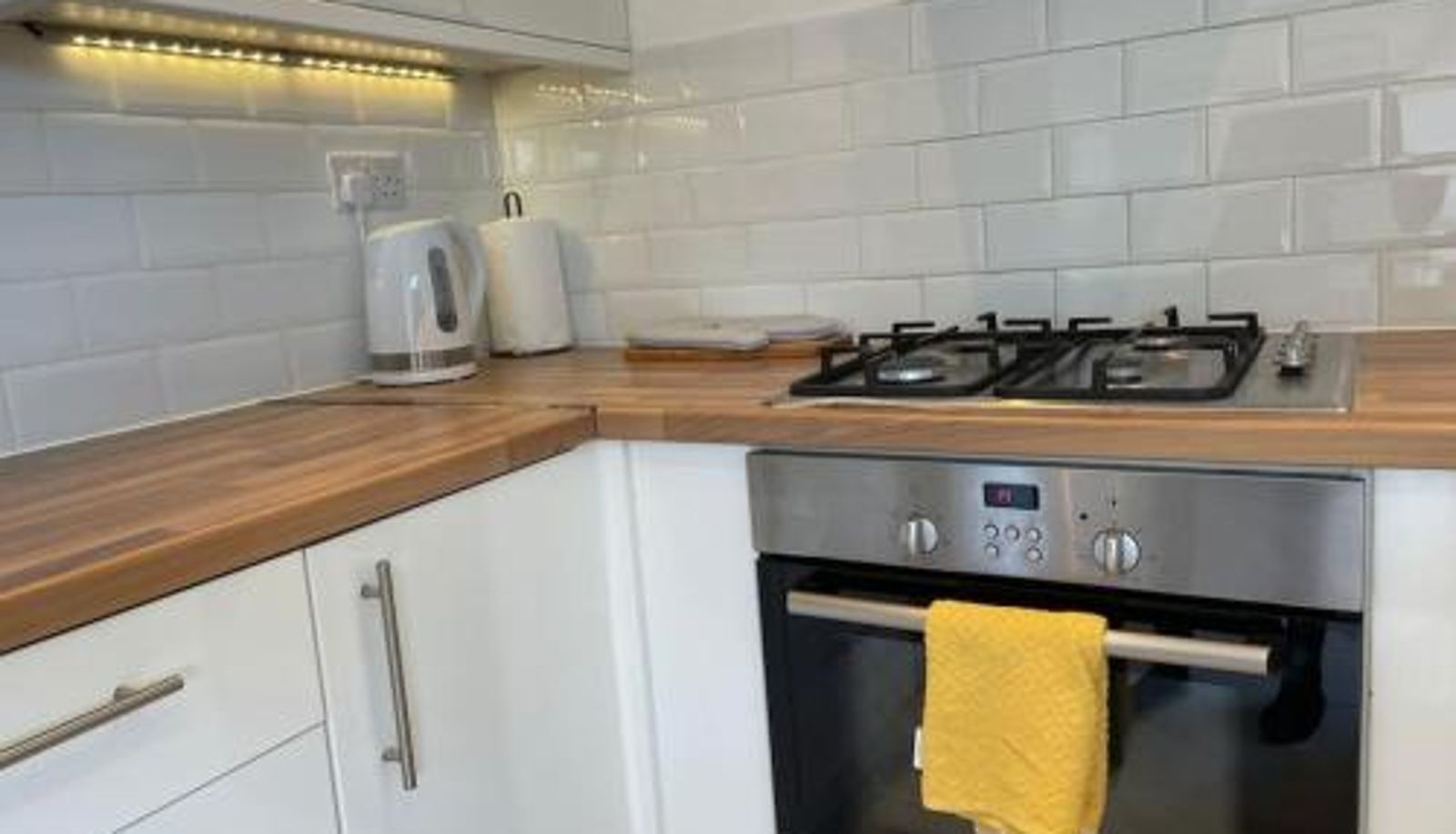 Standard room - Entire Ground Floor Apartment in Watford