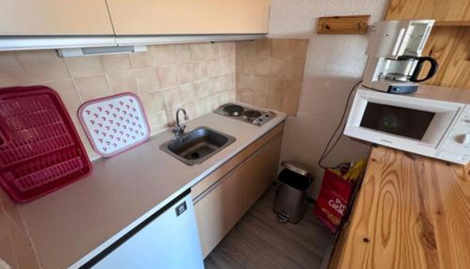 Info - Studio Cabine Spacieux avec Balcon et Coin Repas - FR-1-593-99