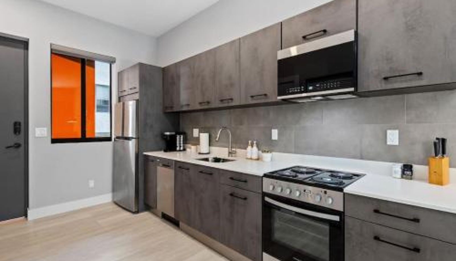 Cuisine - Pretty Rola 304 Luxury Apt w King Bed Central Area