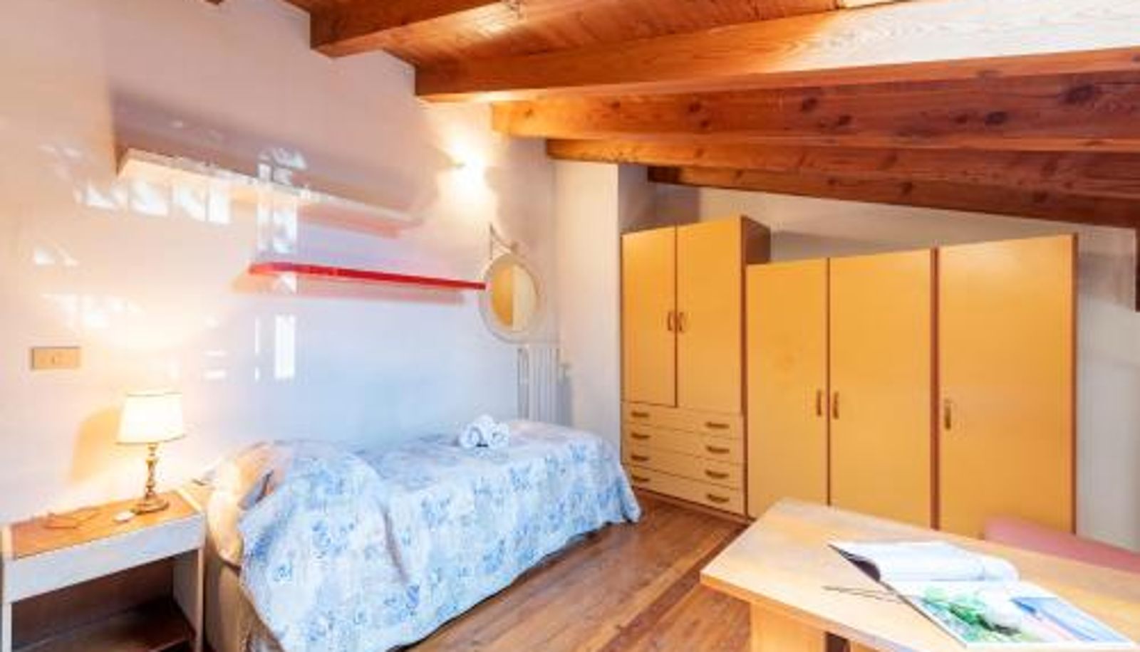 Chambre - Marcy 3 floors House - 2km Lake - Happy Rentals