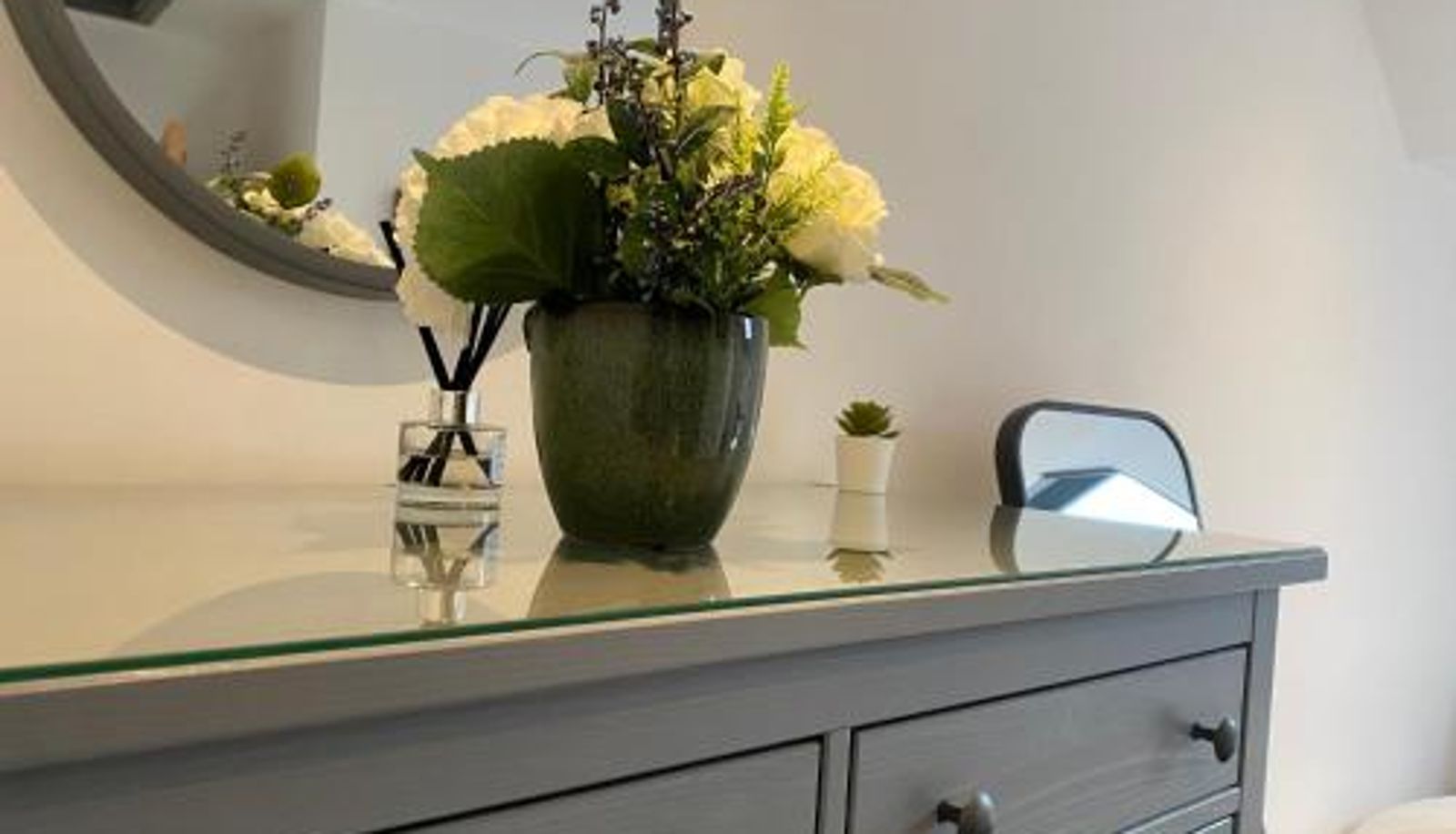 Apartment - Spacious City Centre Property