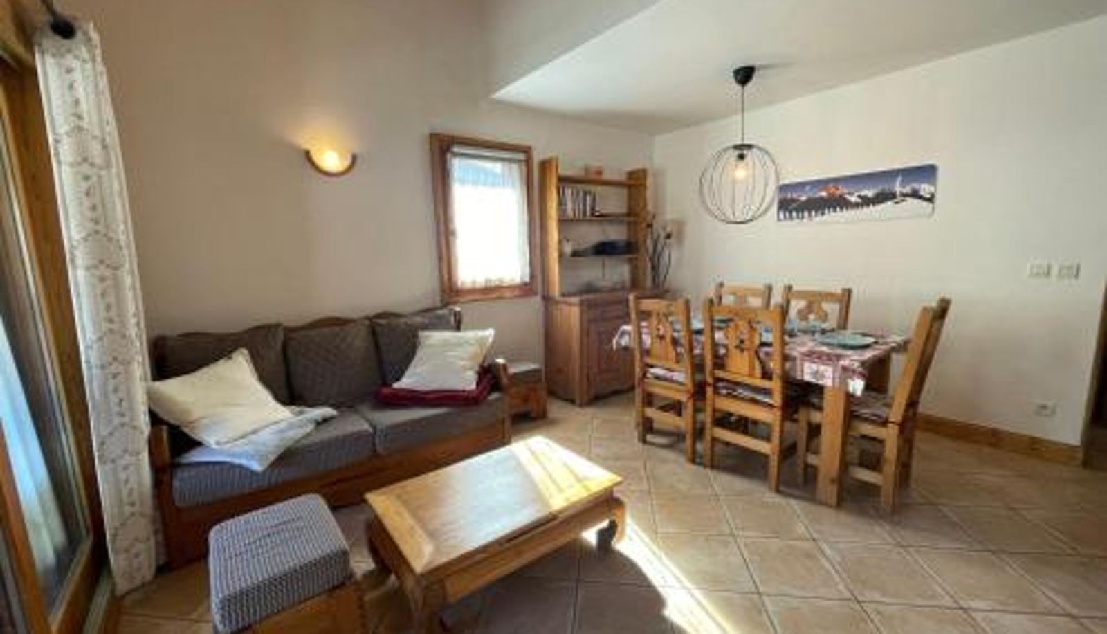 Info - Appartement centre village avec balcon et animaux admis - FR-1-624-49