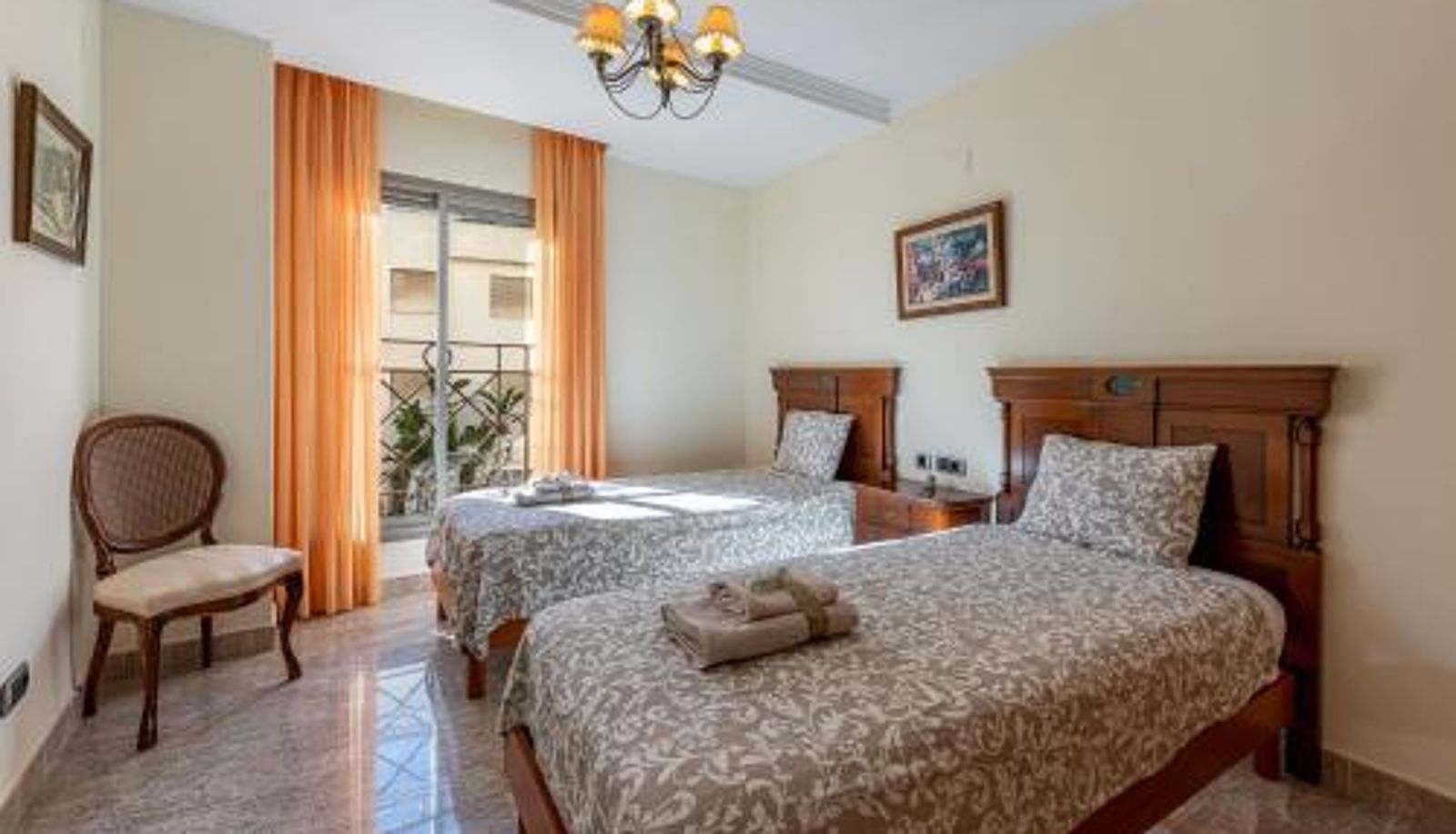 Standard room - SPA con jacuzzi  con piscina interior y exterior 797 HOLIDAY RENTALS - BELLAGIO- Elegante piso para 6 a 1 min de la playa