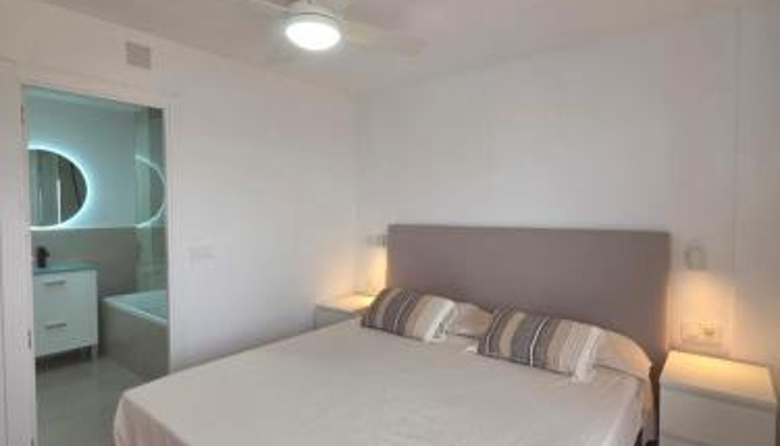 Apartment - located on the 9th floor with amazing sea views and 2 large swimming pools! Apartment Rosalia