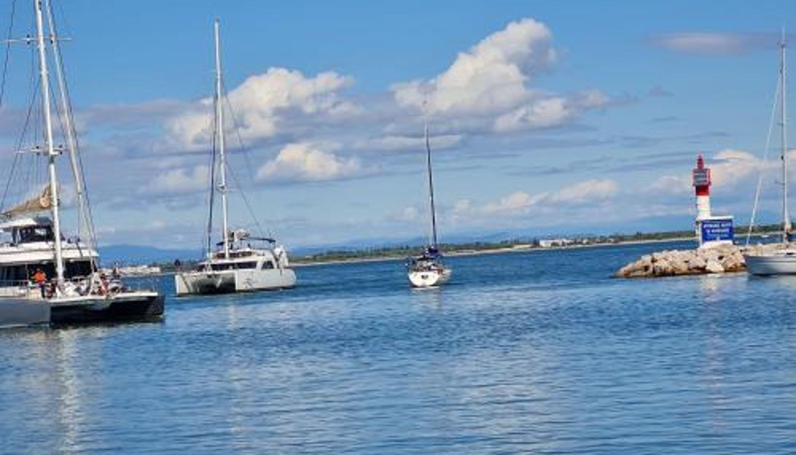 Informacje - La Voile Bleue où il fait bon être plage et commerces à pied