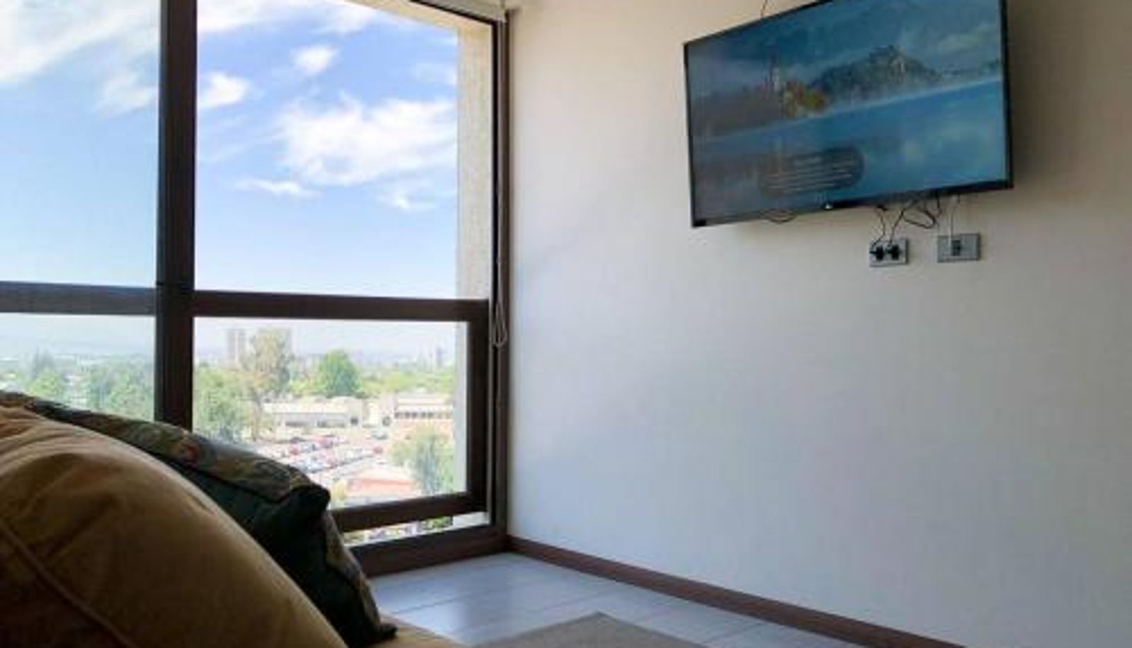 Info - & Gym  Pool Charming Studio - w/Mountain View