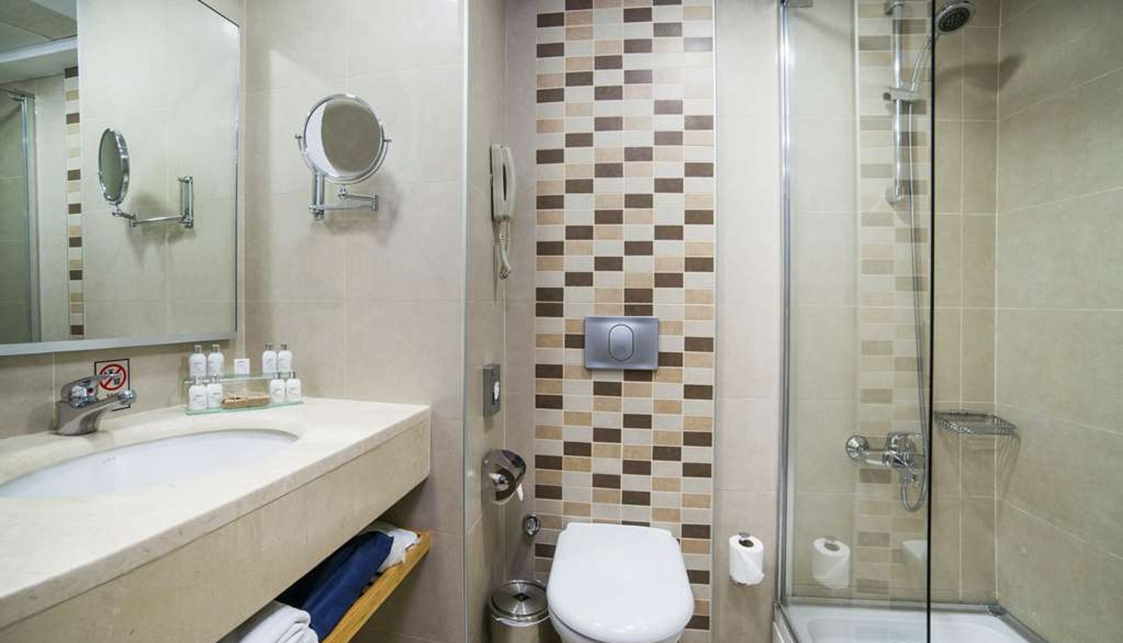 Room - Radisson Blu Hotel President Old Town