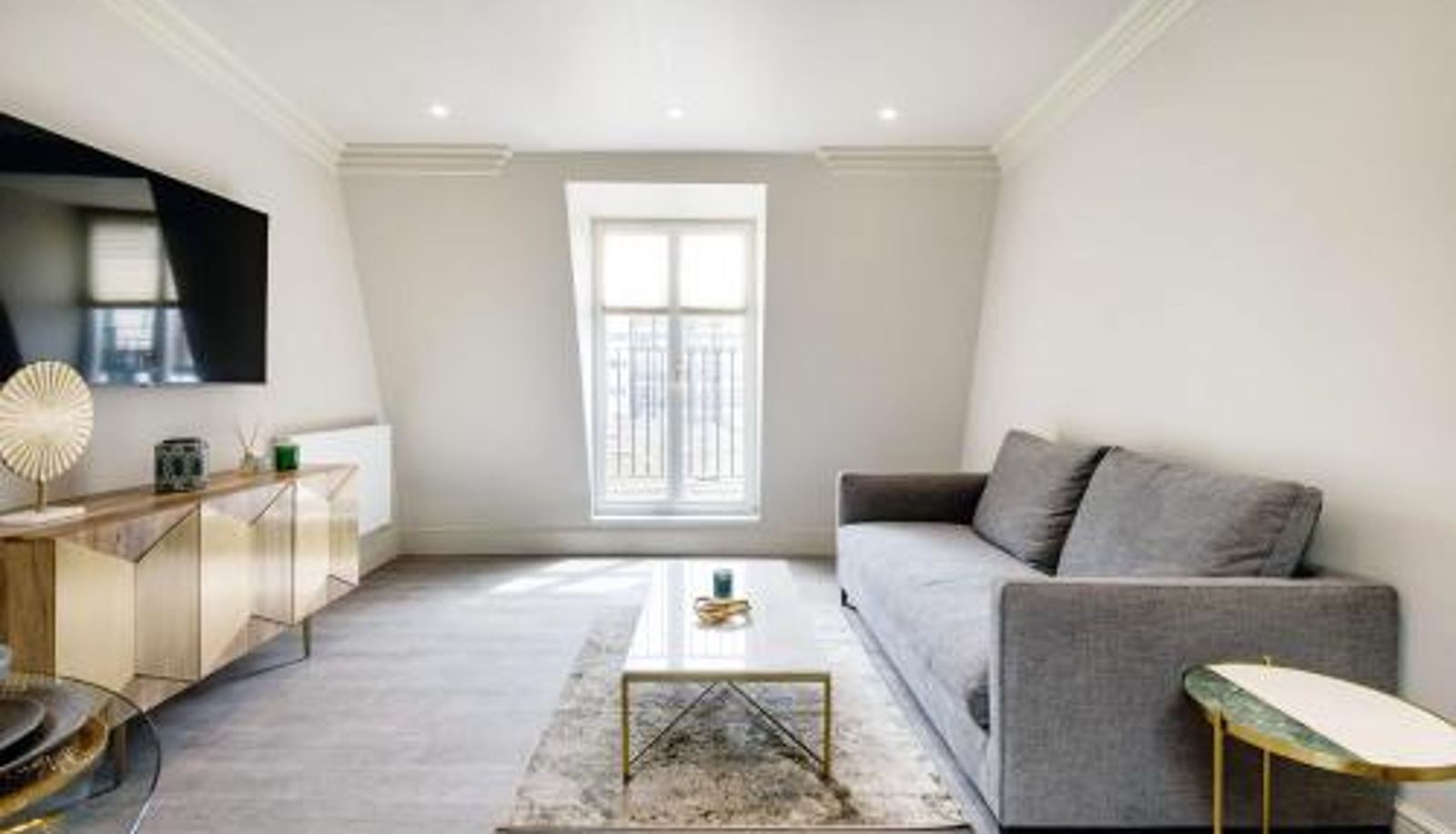 Standard room - Marble Arch Suite 8