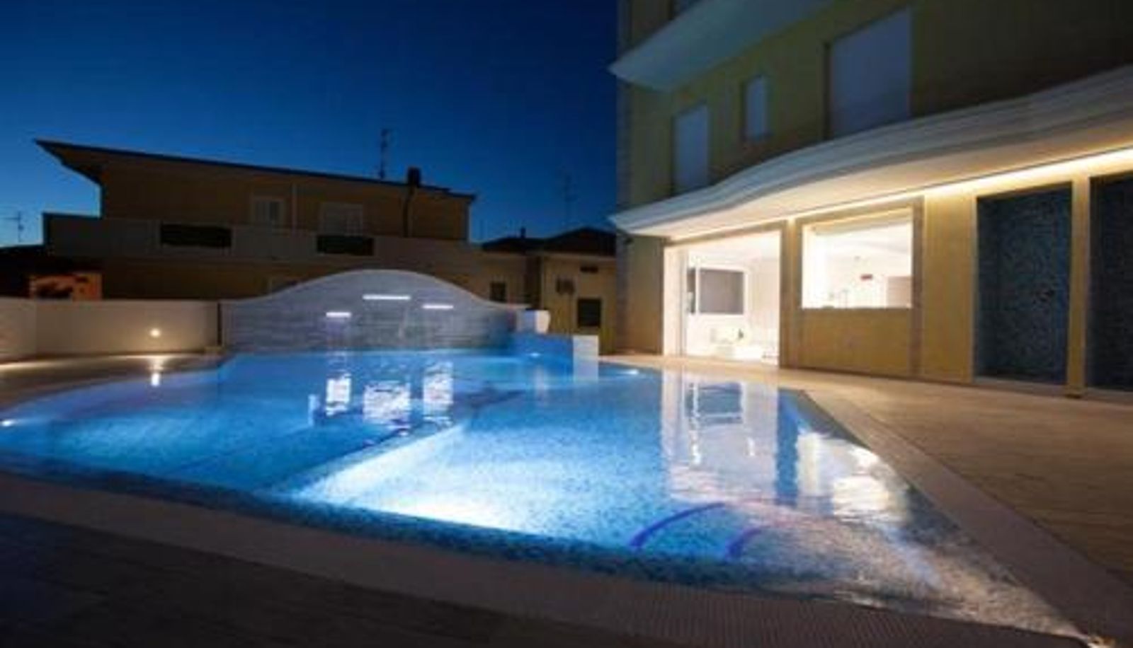 Info - Appartamento Vista Mare con Spiaggia e Piscina